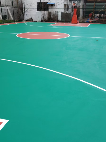 鄢陵 球场长期使用易出现地面开裂